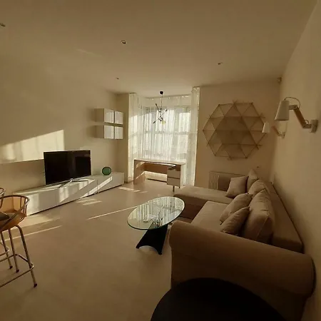 Apartment Tour-group Apartment-4 *